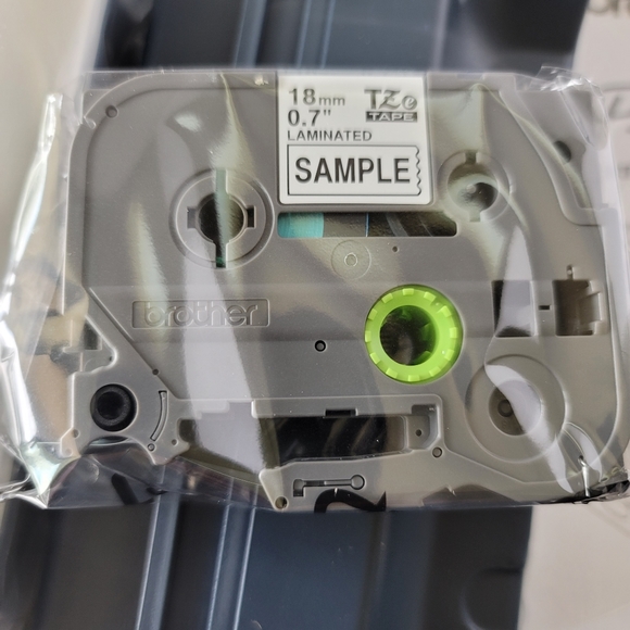 NEW Brother P-Touch PT-2030VP Deluxe Desktop Label Maker & Carrying Case - Picture 6 of 16